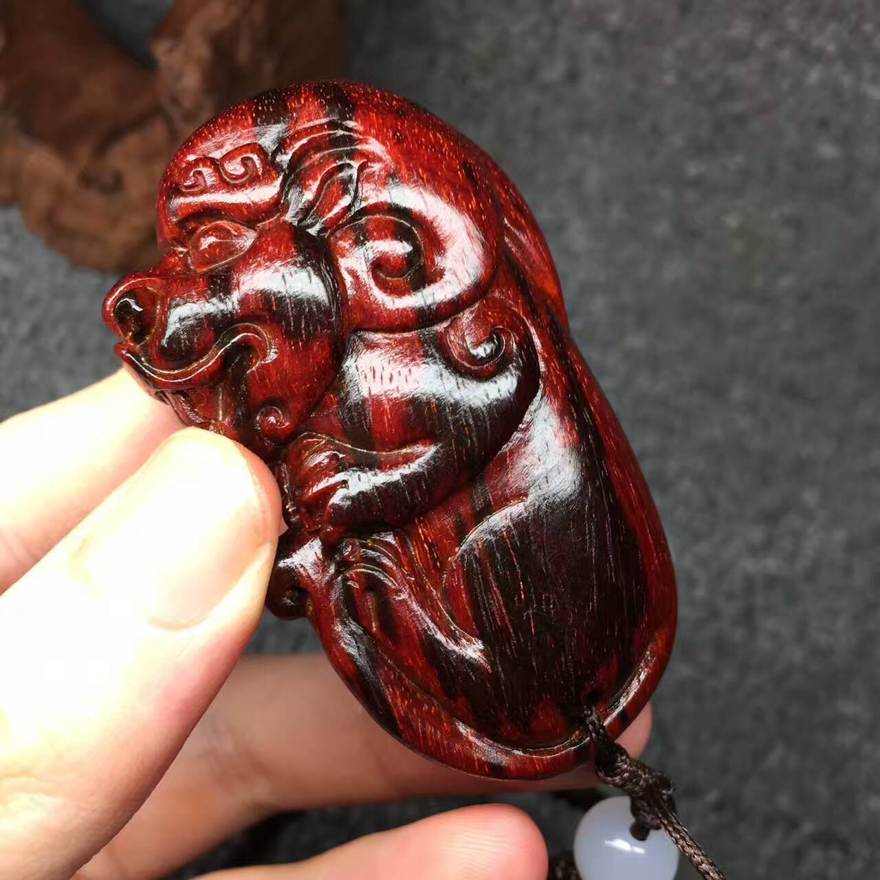 小叶紫檀精品《招财貔貅》小手把件 可做服饰搭配