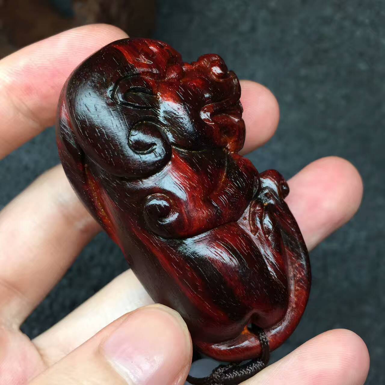 小叶紫檀精品《招财貔貅》小手把件 可做服饰搭配-2
