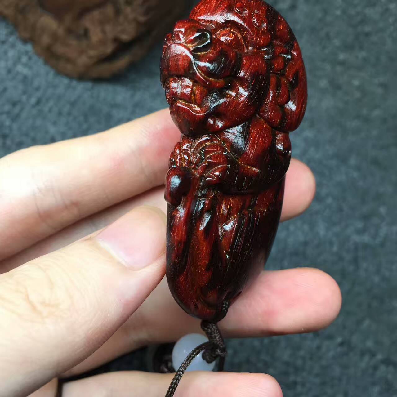 小叶紫檀精品《招财貔貅》小手把件 可做服饰搭配-7