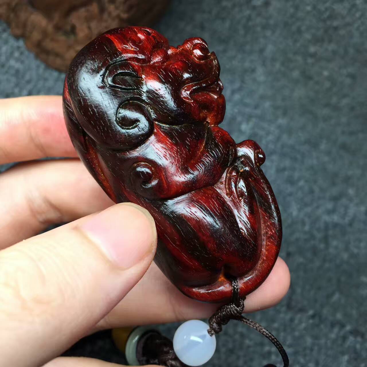 小叶紫檀精品《招财貔貅》小手把件 可做服饰搭配-8