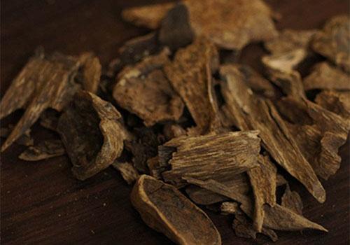 不是所有沉香都能入药的，要达到三个标准-1