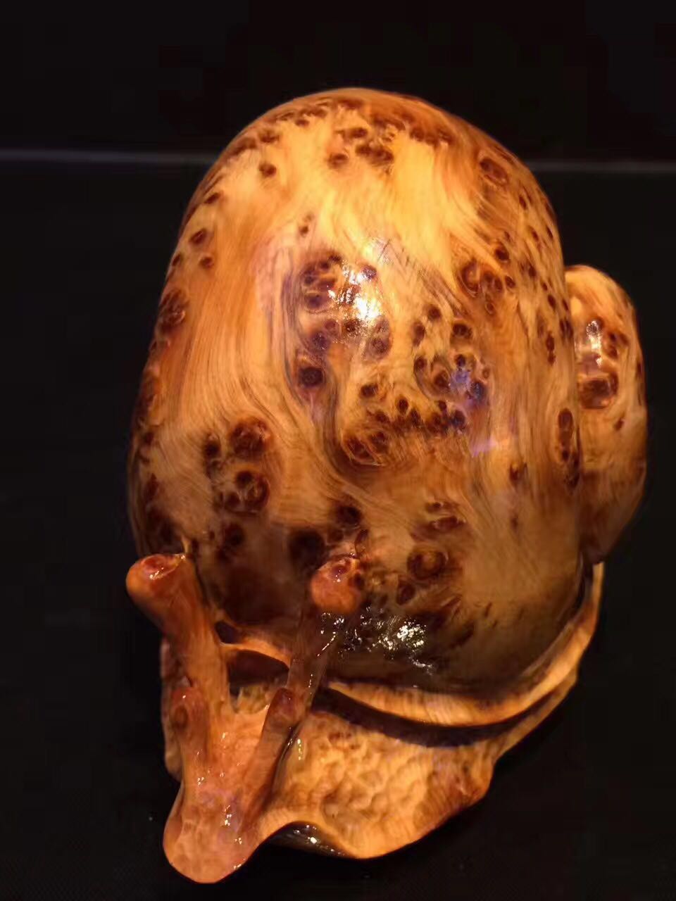 手工帝巧妙运用崖柏随形雕刻小蜗牛摆件！-5
