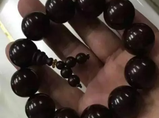 为什么小叶紫檀越盘越黑了？