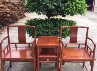 玫瑰椅，一种带着粉红色泡泡的古典家具