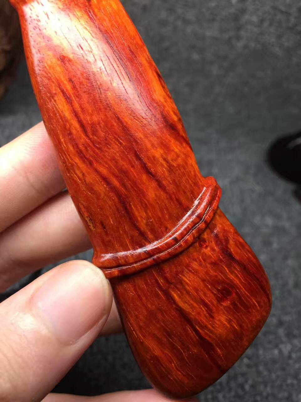 小叶紫檀5A级泥料带星小把件 鸡血红无棕眼-3