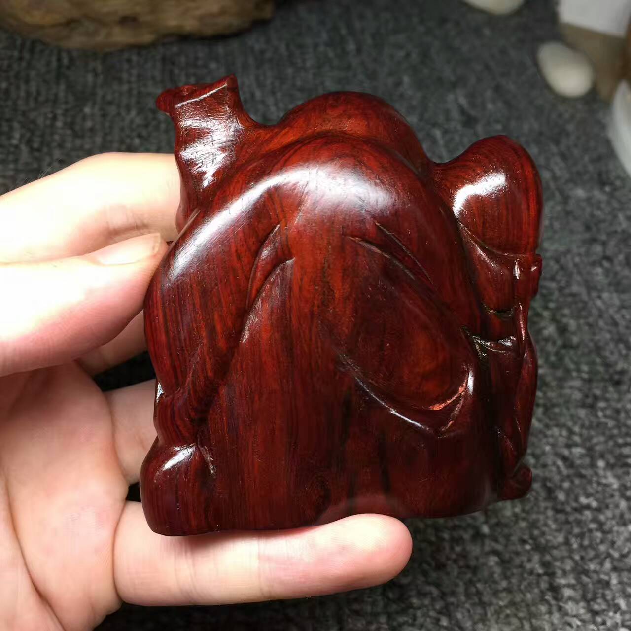 小叶紫檀寿星捧寿桃小摆件 高油性带金星-5