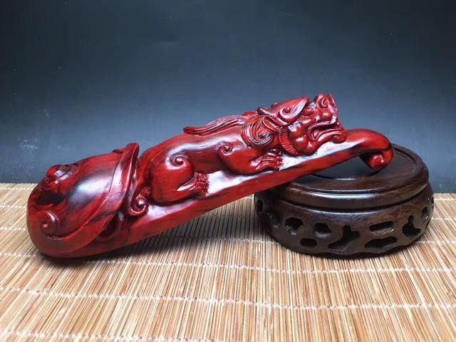 小叶紫檀纯手工把玩件 如意貔貅 形态优美