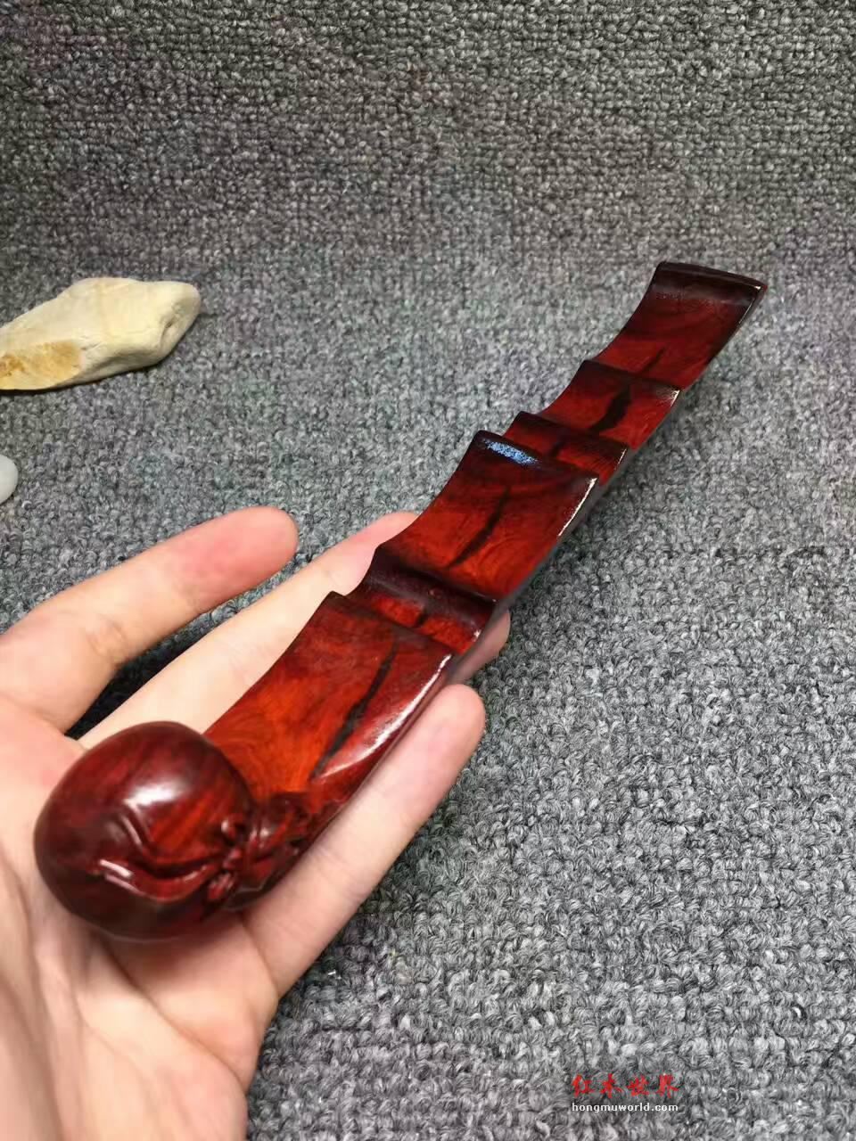 小叶紫檀摆件钱袋型笔架 小巧玲珑给书桌增添蕴意-2