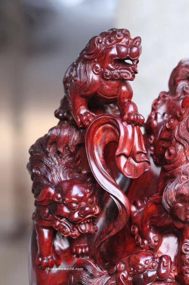 印度小叶紫檀，五狮戏球笔筒，精雕五狮戏球，寓意风调雨顺-2