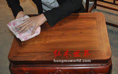红木家具的保养“护肤品”，你都选对了吗？-3