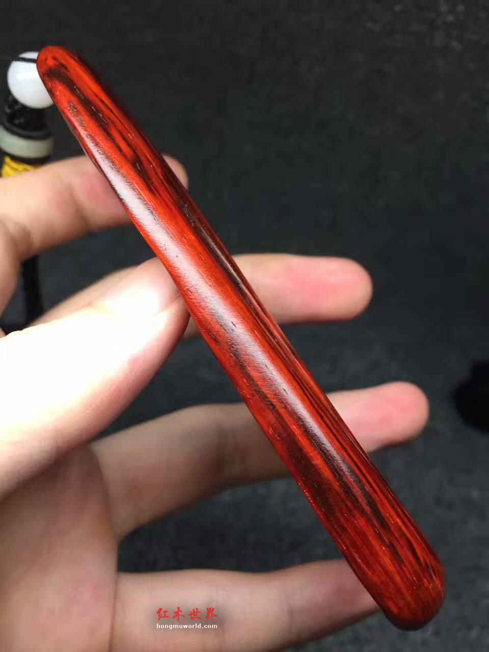 小叶紫檀精品把件《独占鳌头》泥料子树头乱纹油性一流手感细腻如肤带星手把件-7