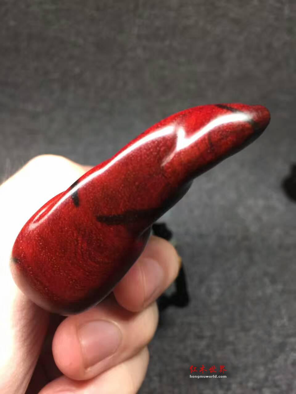 小叶紫檀《禅心 佛缘》手把件 鸡血红泥料-3