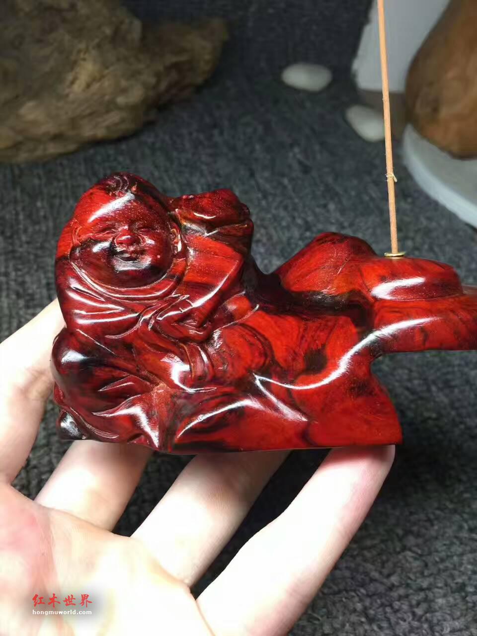 《善财童子》香插 小巧可爱易把玩 鸡血红金星泥料-1