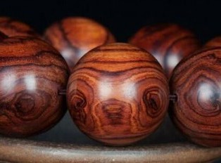 海南黄花梨七大特征汇总 六看一闻
