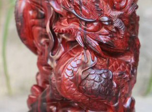 小紫叶檀笔筒《祥龙》野生老呢料选材材质细腻油性好