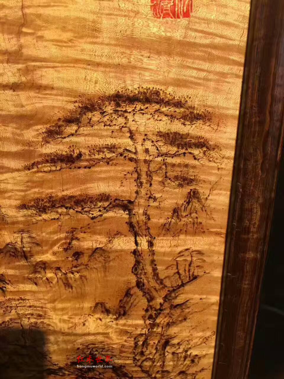 金丝楠油画《迎客松》满水波大叶楠面板黑檀边框装饰佳品-2