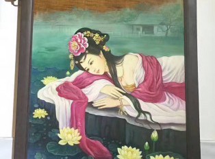 金丝楠木油画《美人图》 色泽鲜艳美人动情