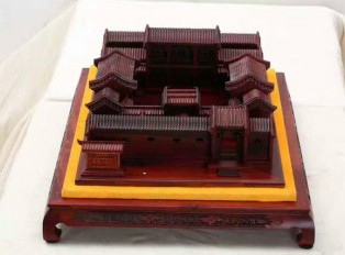 红木精品小件：红酸枝北京四合院建笳模型