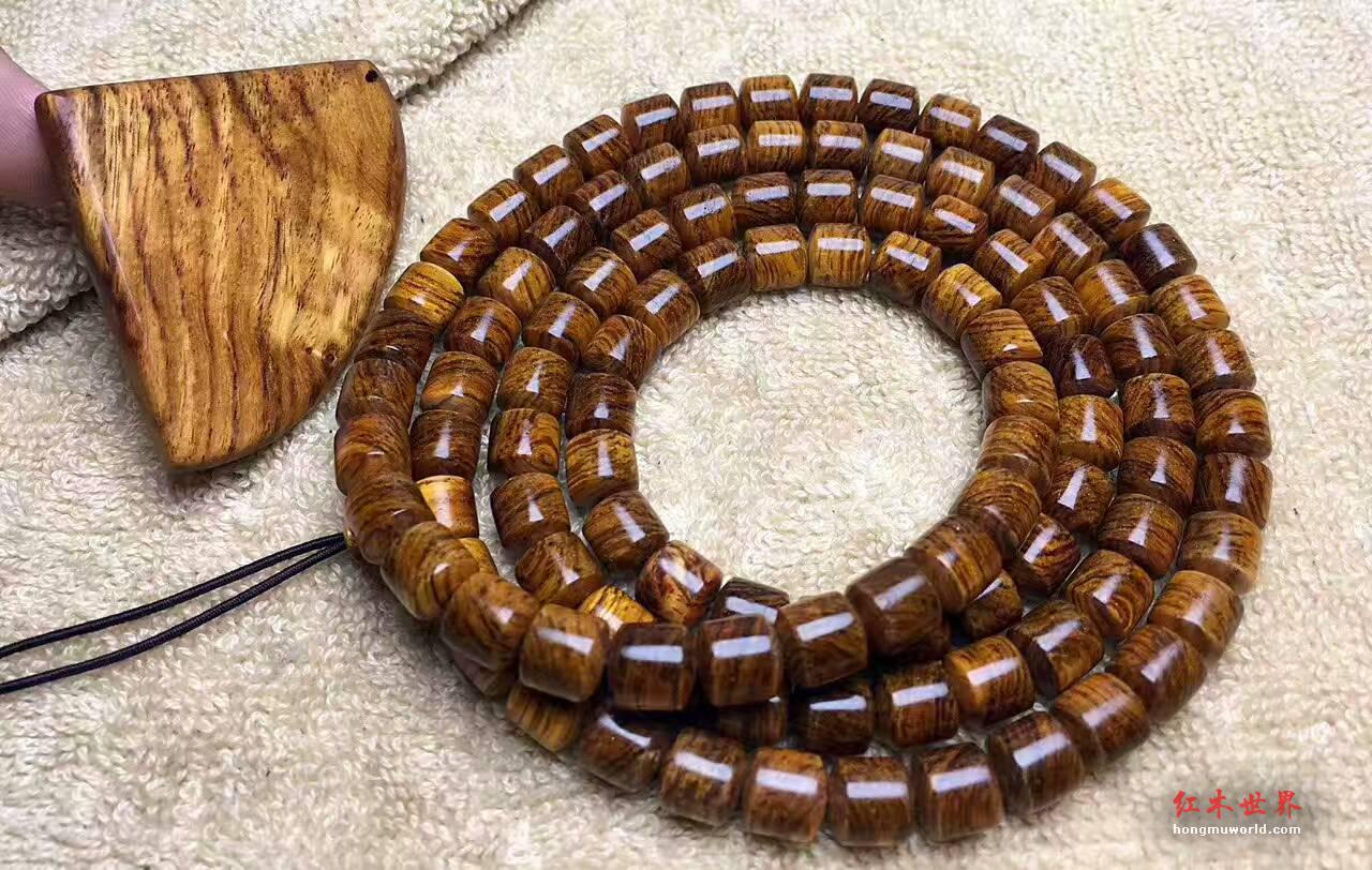 海南黄花梨手串 黄金虎皮纹精工细作-1