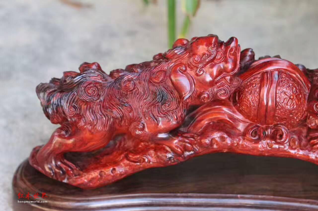 小叶紫檀摆件把件《双狮戏球》寓意风调雨顺-1