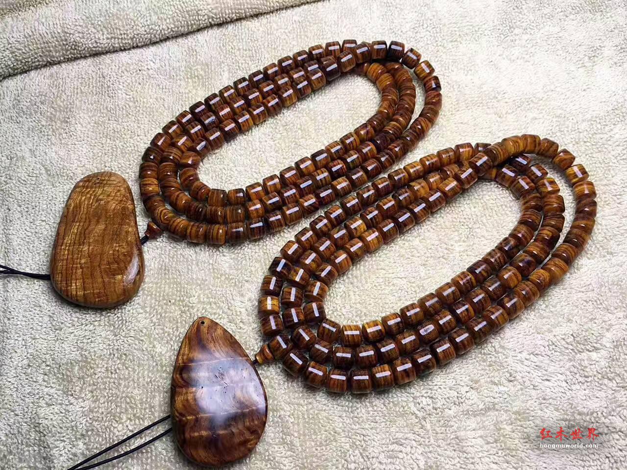 海南黄花梨槺梨8X8手串 黄金虎皮纹饱满黑线纹路搭配水波随形吊坠-2