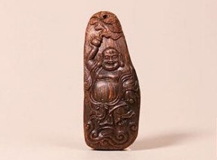 收藏沉香木雕的几个技巧，你都了解吗？