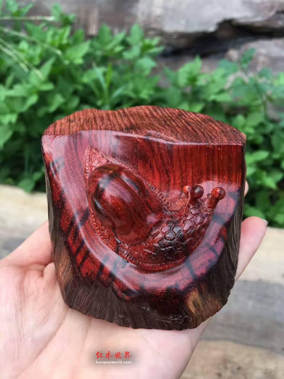 小叶紫檀工艺品《牛气爆棚》 雕工精美-3