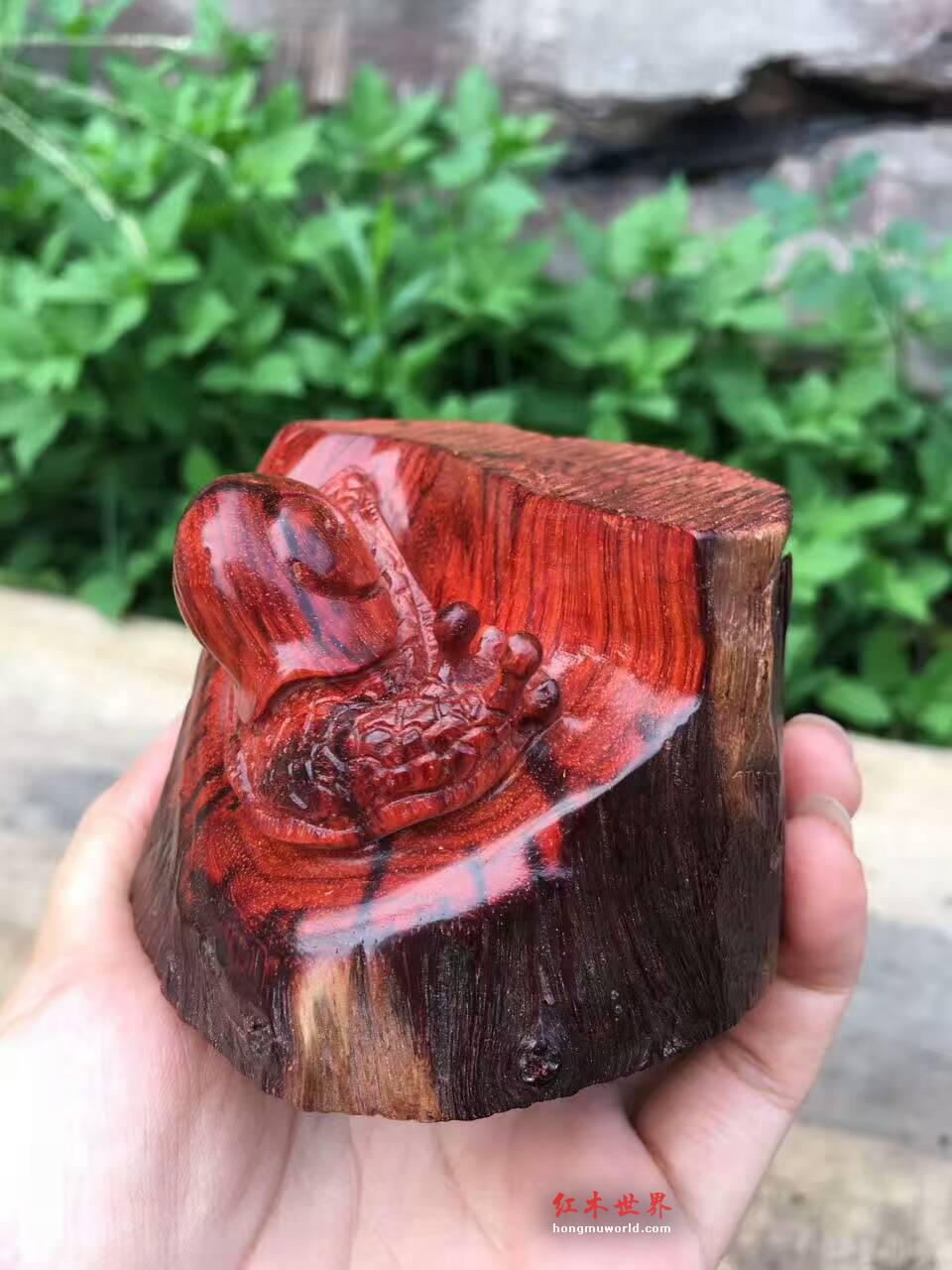 小叶紫檀工艺品《牛气爆棚》 雕工精美-2
