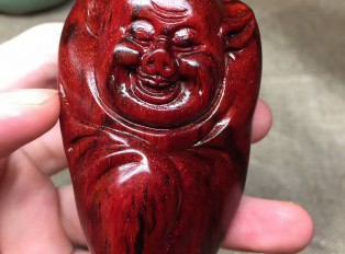 小叶紫檀手把件猪八戒 近泥料玻璃底