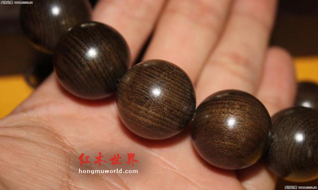 昂贵的金丝楠木手串鱼龙混杂，几个简单方法鉴定，不上当-4