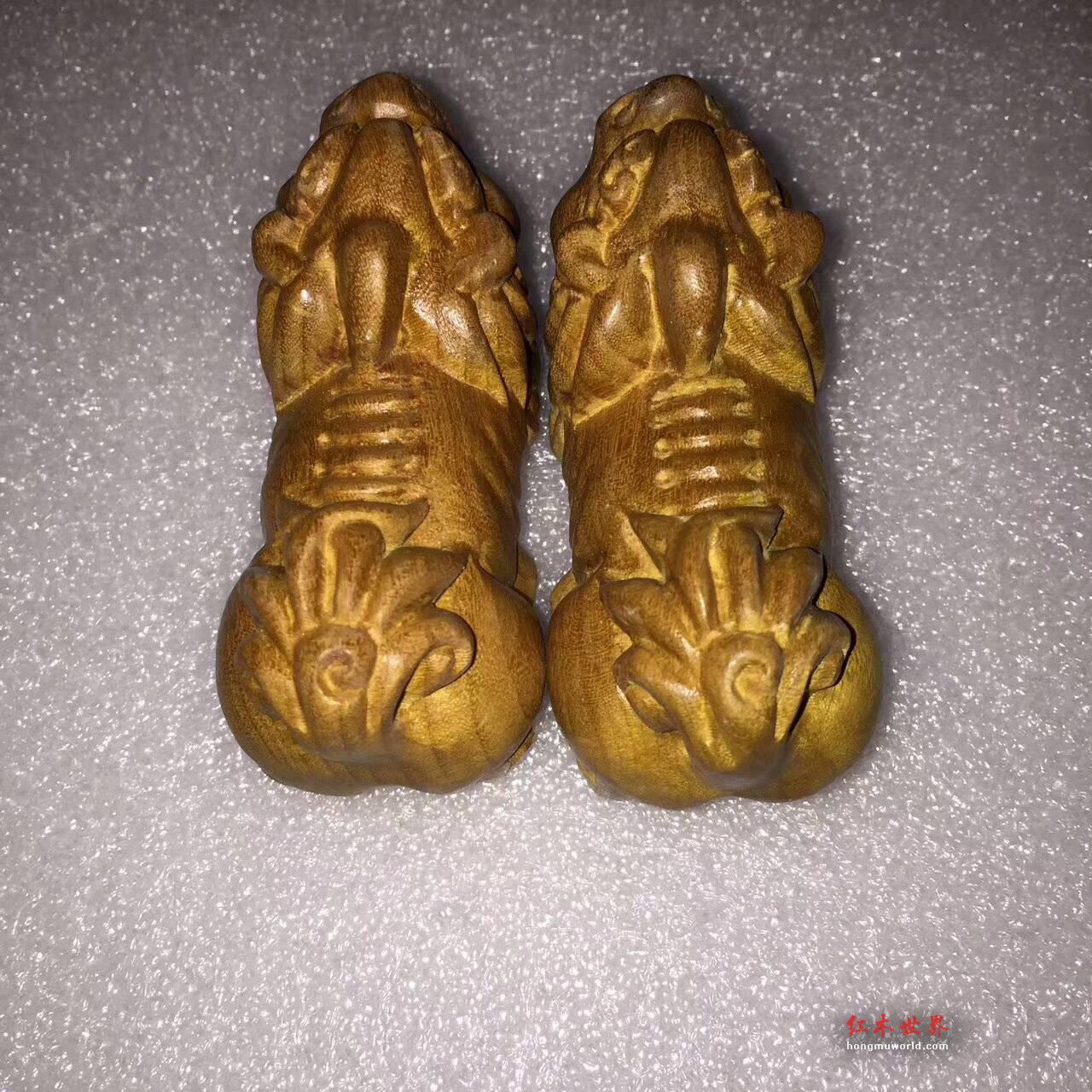 金丝楠木工艺品《麒麟》一对 黄金底色雕工精细-5