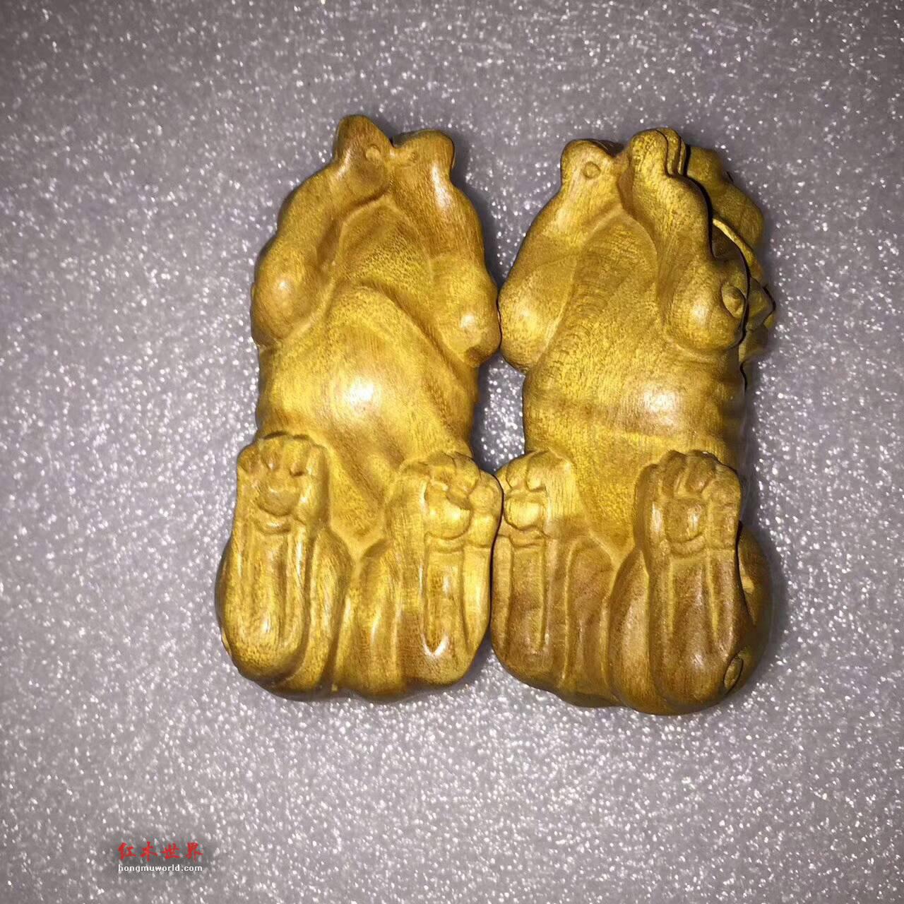 金丝楠木工艺品《麒麟》一对 黄金底色雕工精细-6