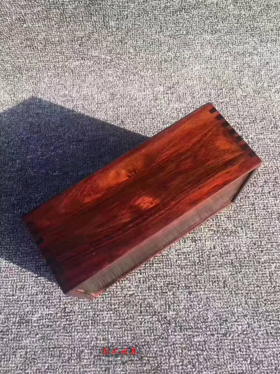 大红酸枝纸巾盒榫卯结构 平凡物中的大智慧-5