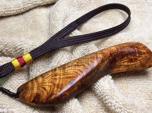 海南黄花梨随形手把件 黄金满水波纹精致小巧