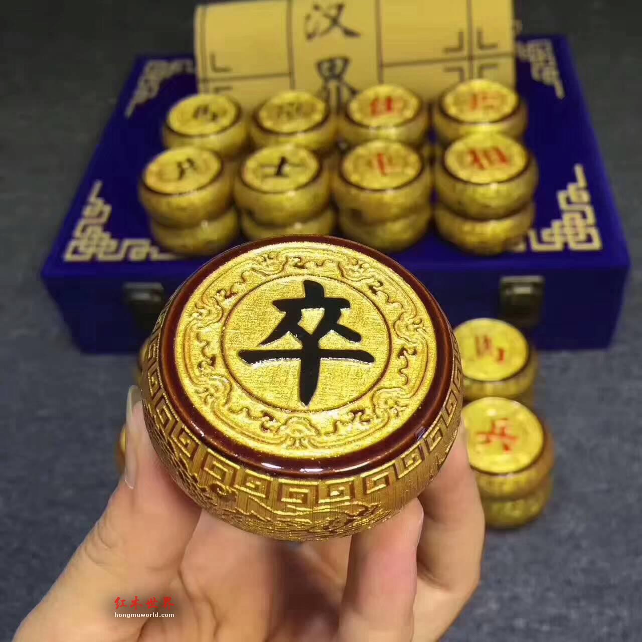 金丝楠木象棋 九龙图案鎏金表面贵气不凡-2