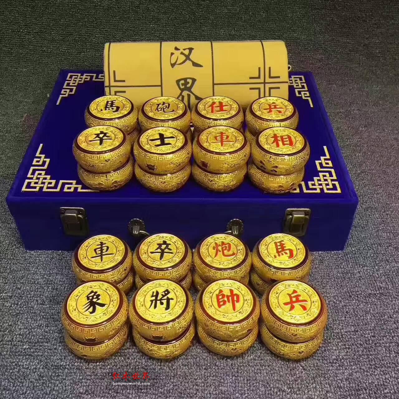 金丝楠木象棋 九龙图案鎏金表面贵气不凡-9