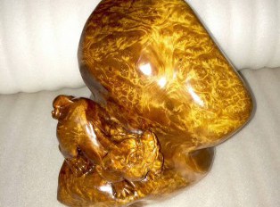 金丝楠枯木料根雕《貔貅》瘤疤明显黄金底色招财致富