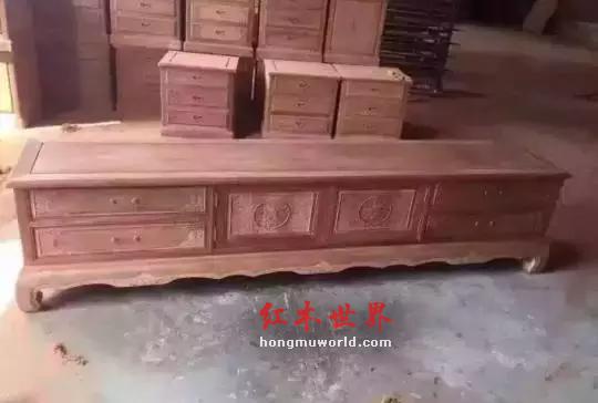 红木原材价格飙升，主流红木家具造假手法也跟着花样百出-1