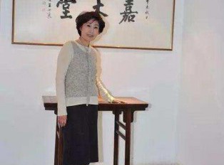 伍嘉恩女士:黄花梨收藏界的“皇后”，王世襄先生曾惠赐她四言文