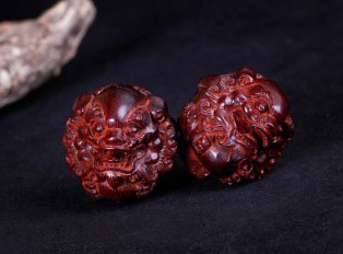 印度小叶紫檀保健球 雕刻貔貅手把件 招财转运文玩品