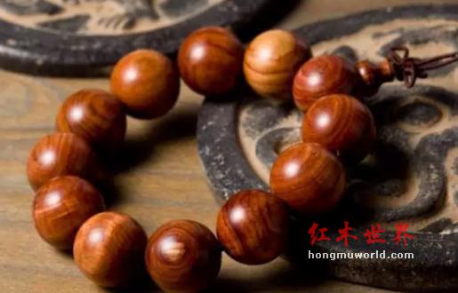 黄花梨手串正确的盘玩方法：这样盘玩起来就妥当，不怕出错！-2