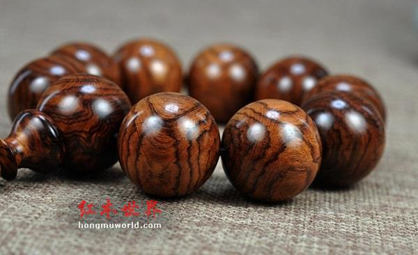 黄花梨手串，要这样保养！-1