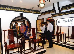 花园红木家具展销会落幕 市场成交额近十亿元