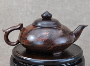 影响海南黄花梨价格的主要原因有哪些？