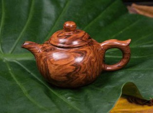 如何挑选黄花梨，两个误区，四点建议需注意