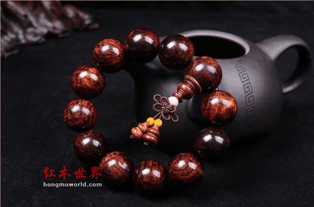 如何挑选黄花梨，两个误区，四点建议需注意-2
