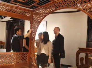 “高档低配”，第一次买红木家具的人，90%都会犯的错误！