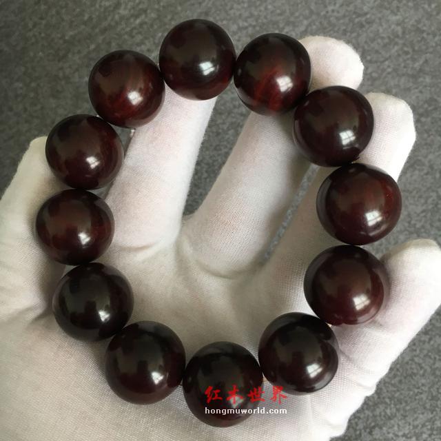 文玩老司机告诉你，小叶紫檀应该这么盘！-4