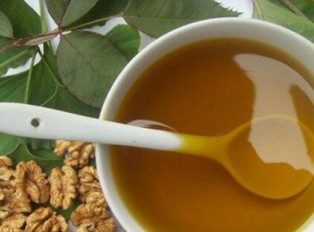 红木家具保养中核桃油和蜂蜡的使用方法