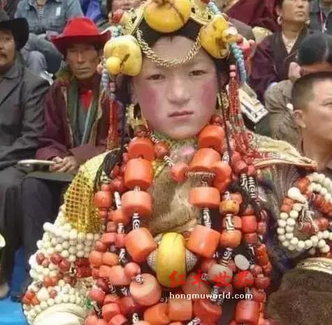红木造跑车，黄花梨当凉席……太奢侈了！-9